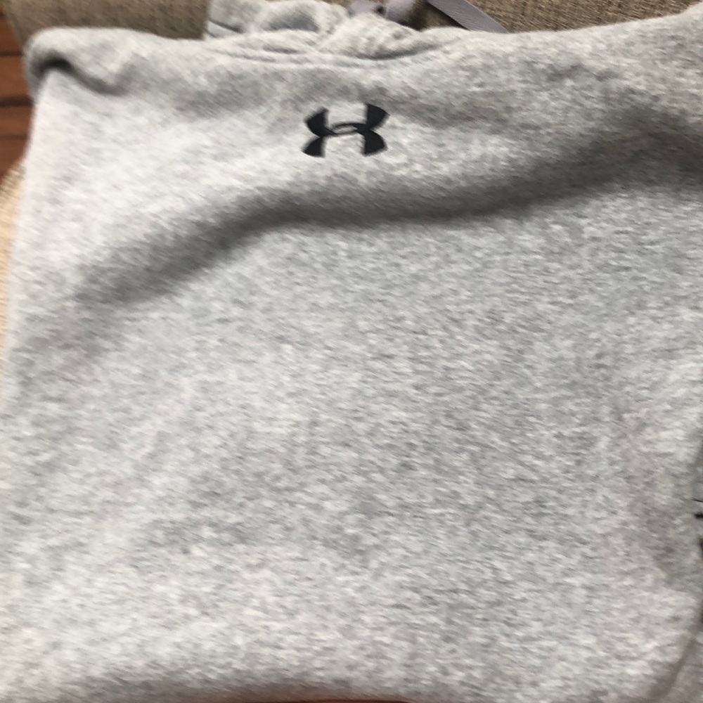 Boys Under Armour  Hoodie Sweatshirt size Medium
